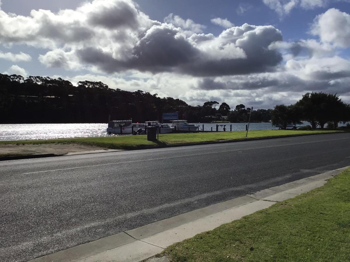 Hotel North Arm Tourist Park Lakes Entrance Exterior foto